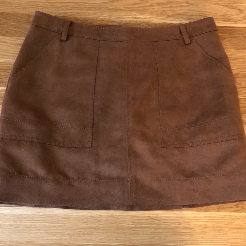 NEW WITH TAGS Faux Suede Hinge miniskirt - Brown